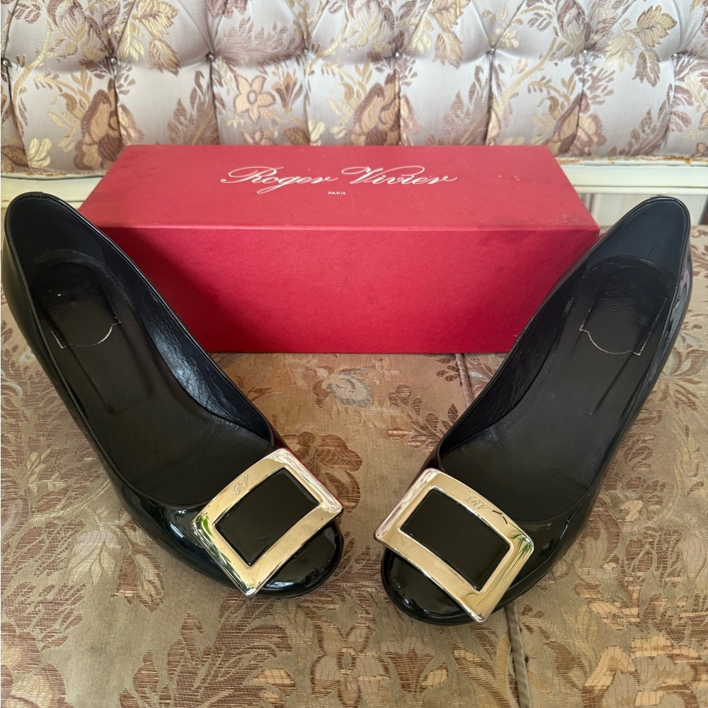 Roger Vivier Black heels with Silver Buckle